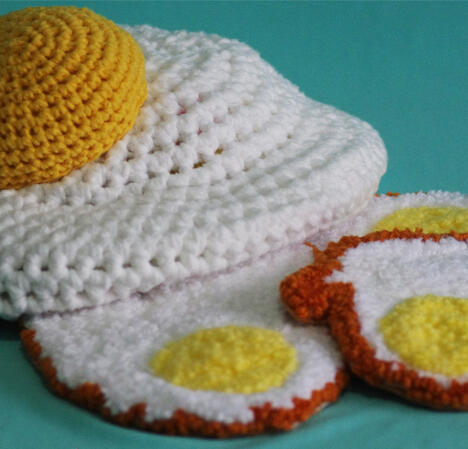 Egg Beret & Mug Rug Collection Egg Beret & Mug Rug Collection